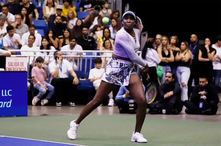 Venus Williams pierde la batalla de leyendas ante Mónica Puig 