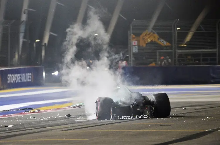 Aparatoso accidente durante la clasificación del GP de Singapur (VIDEO)