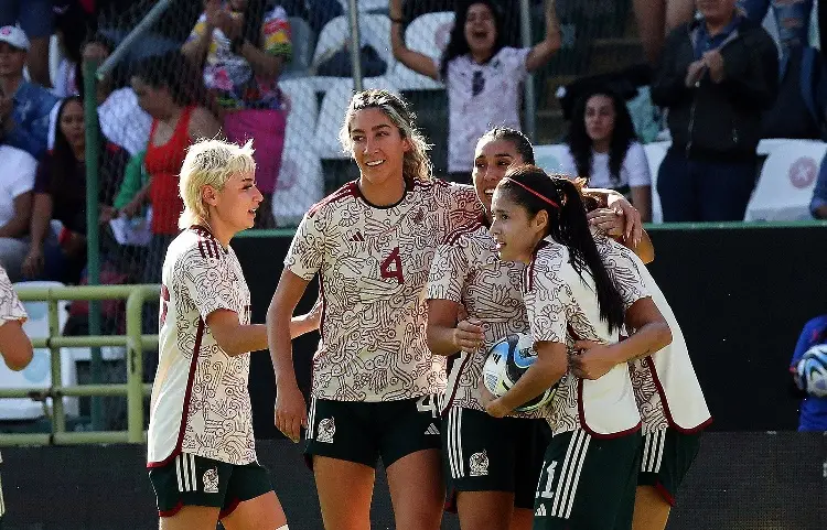 Tri Femenil en busca de clasificarse a la primera Copa Oro