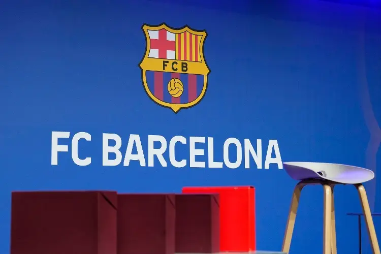 Barcelona se queda sin director deportivo 