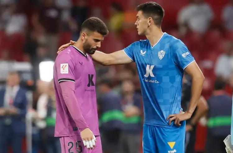 César Montes y Almería son goleados por el Sevilla 