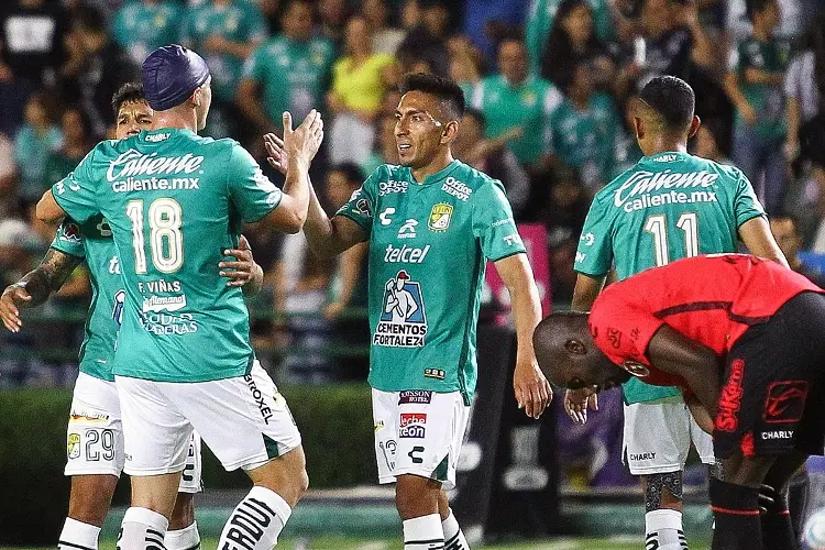 Querétaro y León dividen puntos con 'apagón' incluido