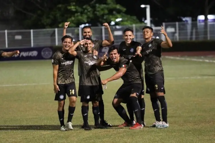 Racing FC Porto Palmeiras aprovecha localía para golear
