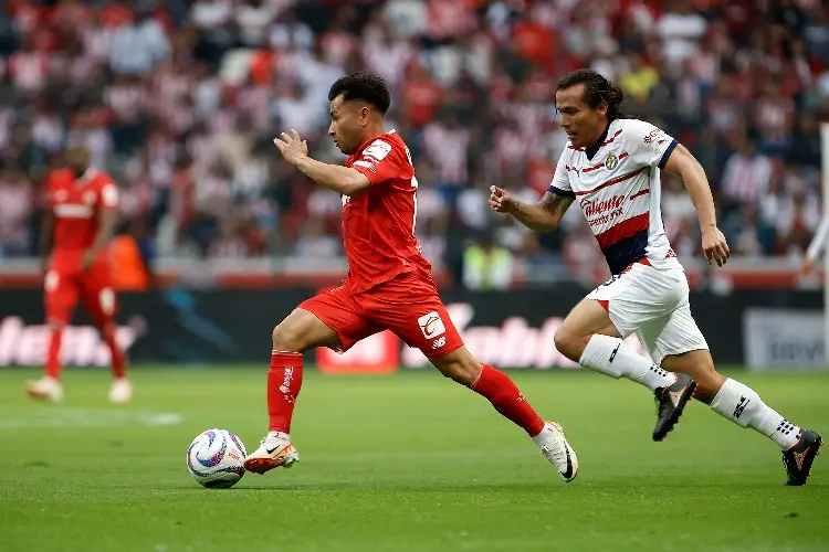 Chivas alarga su racha sin conocer la victoria
