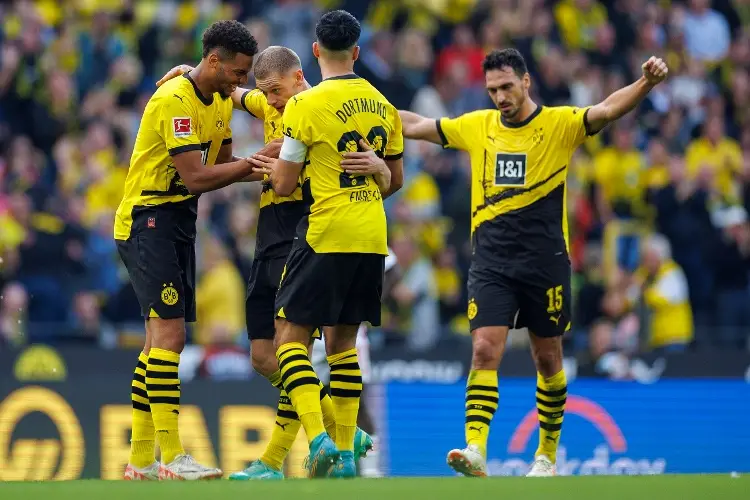 Borussia Dortmund triunfa y aumenta la crisis del Unión Berlín 
