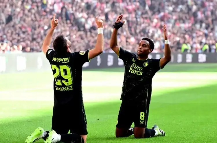¡Otra vez! Santi Giménez marca doblete con Feyenoord (VIDEO)
