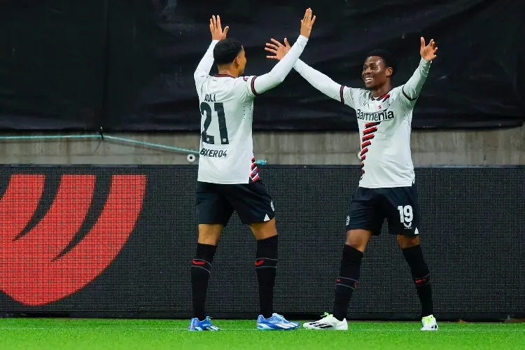 Bayer Leverkusen recupera la cima en la Bundesliga 