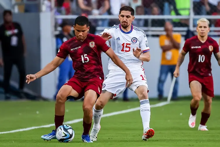 Diego Valdés se lesiona con Chile y preocupa al América