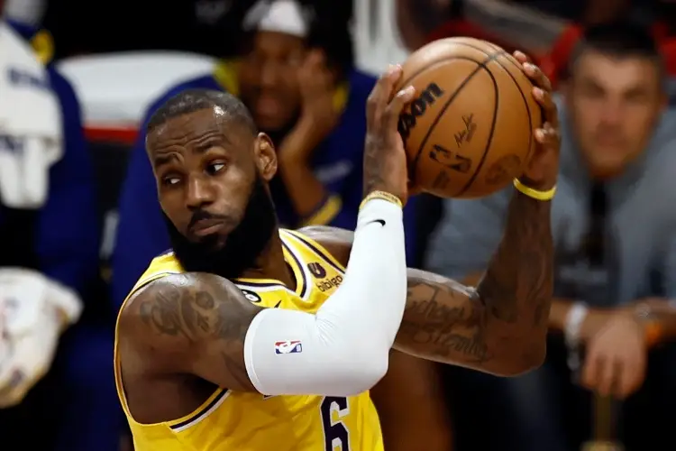 LeBron enfrenta su temporada 21