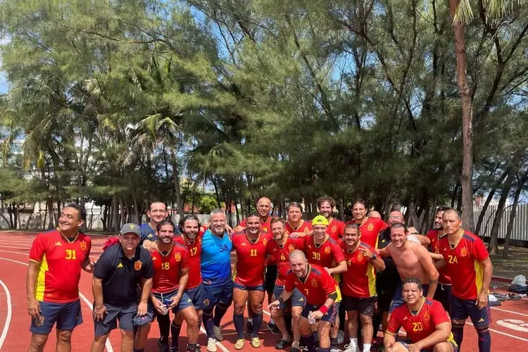 Paco Bravo es campeón de goleo con el España en la Liga de Futbol Oropeza Veteranos
