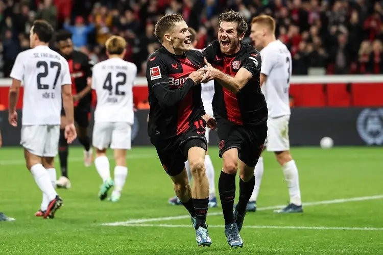 Leverkusen no afloja y es líder en Alemania