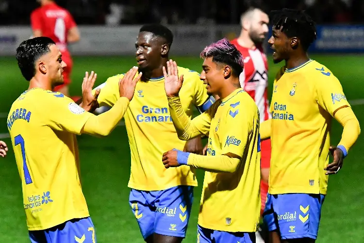 Mexicano Julián Araujo anota gol y lleva a Las Palmas a siguiente ronda en la Copa