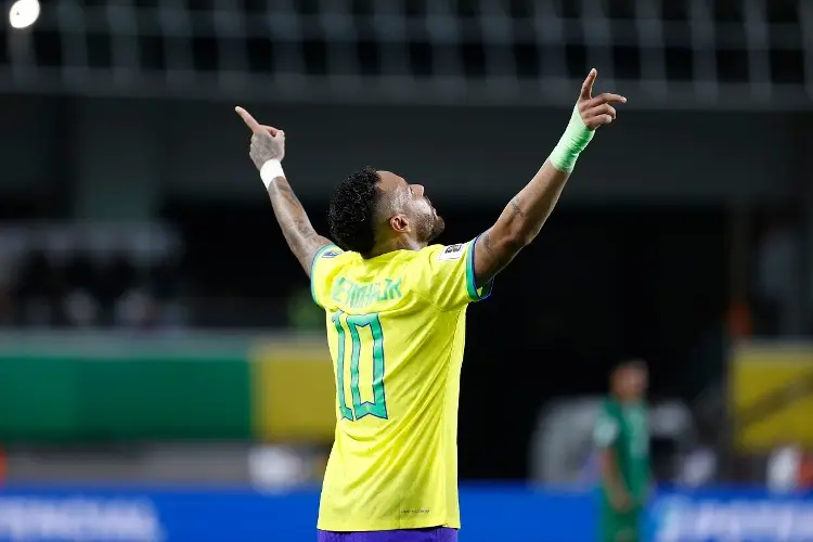 Neymar será operado en Brasil
