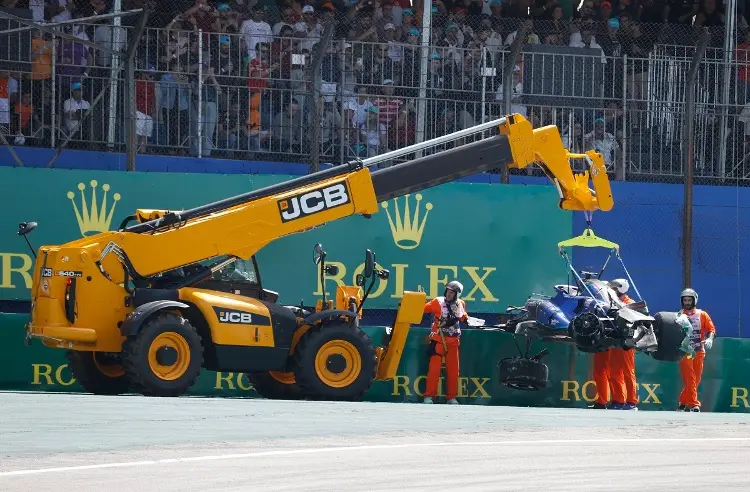 ¡Accidentado comienzo del GP de Brasil!
