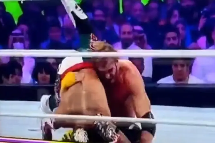 Logan Paul salva a Rey Mysterio de fatal caída (VIDEO)