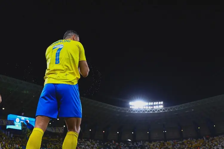 Escuela imparte materia 'CR7' (FOTO)