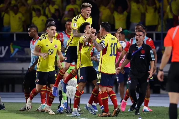 Colombia le pega a Brasil y los manda al quinto lugar