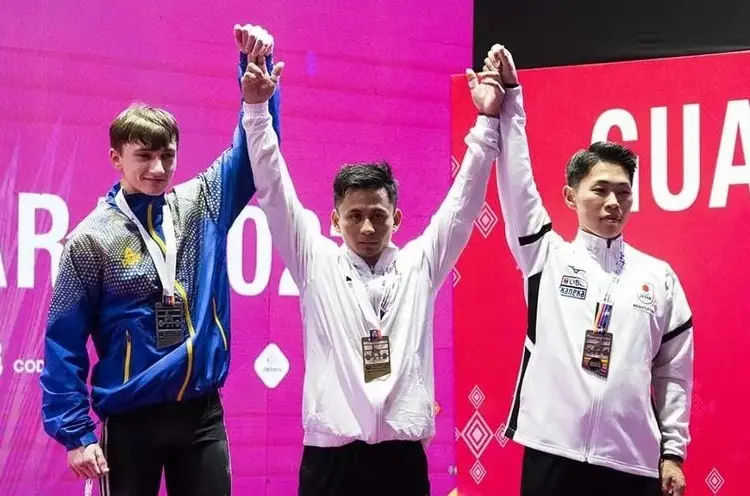 Mexicano hace historia al ganar el Mundial Juvenil de Levantamiento de Pesas