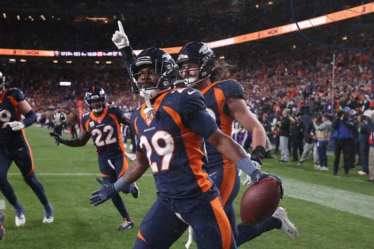 NFL: Broncos frenan a los Vikings