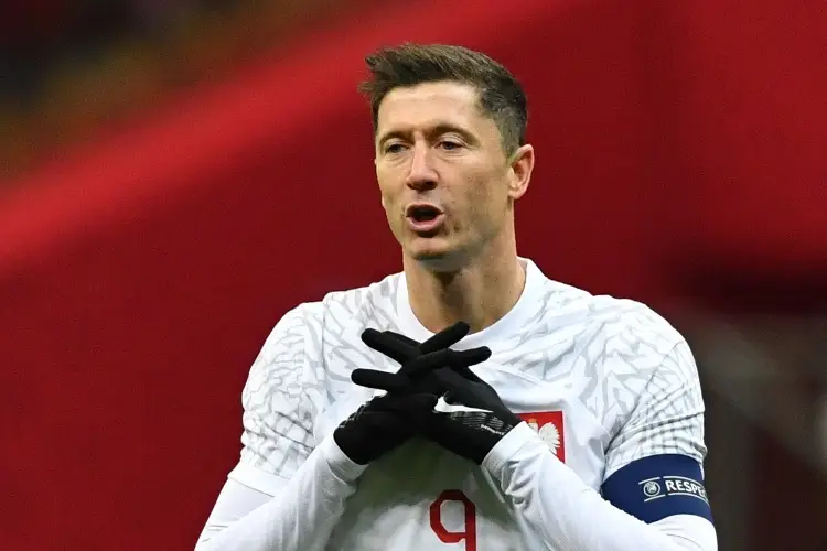 Lewandowski le da triunfo a Polonia