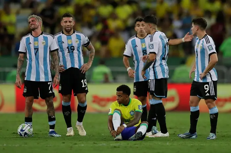 Rodrygo recibe insultos racistas tras su encontronazo con Messi