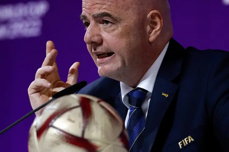 Infantino condena la Superliga y minimiza decisión de tribunales