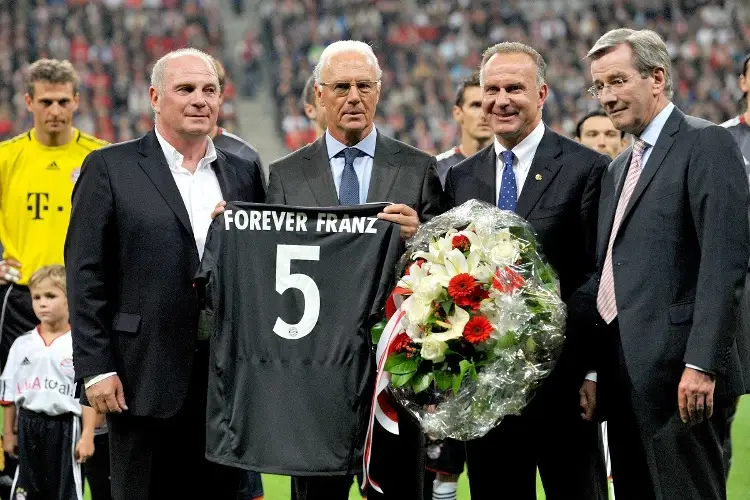 Proponen hacer homenaje fúnebre a Beckenbauer en Estadio del Bayern