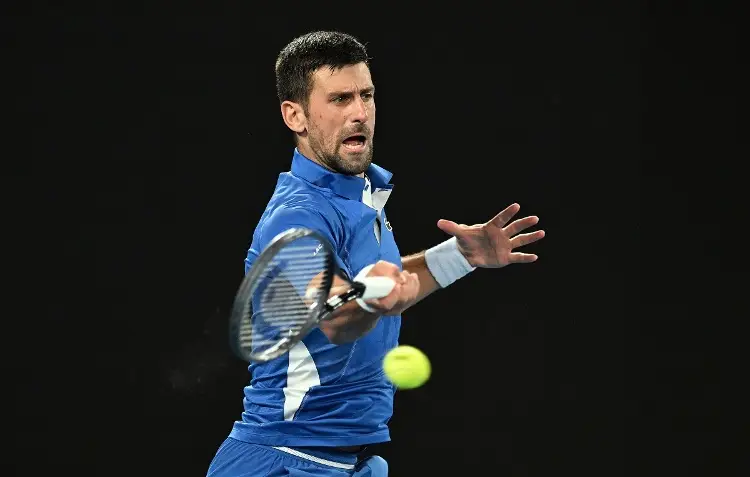 Duro comienzo de Djokovic en el Abierto de Australia