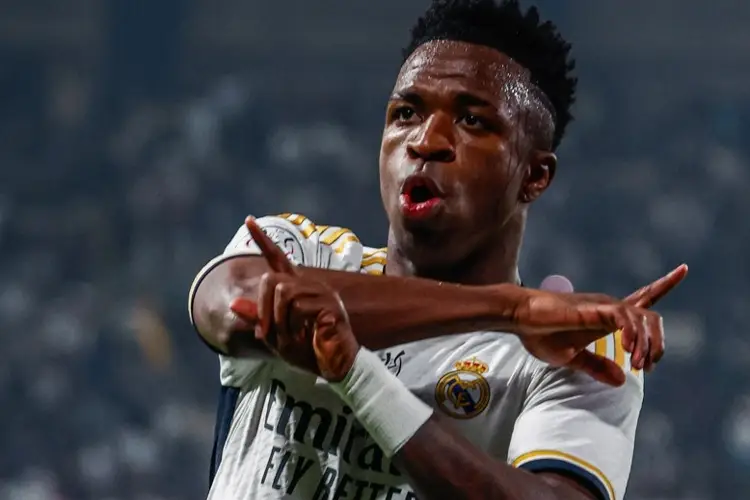 Vinicius se transforma en Cristiano Ronaldo en la Supercopa (VIDEO)