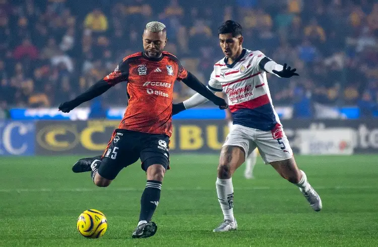 Tigres vence a unas Chivas que siguen sin ganar con Fernando Gago