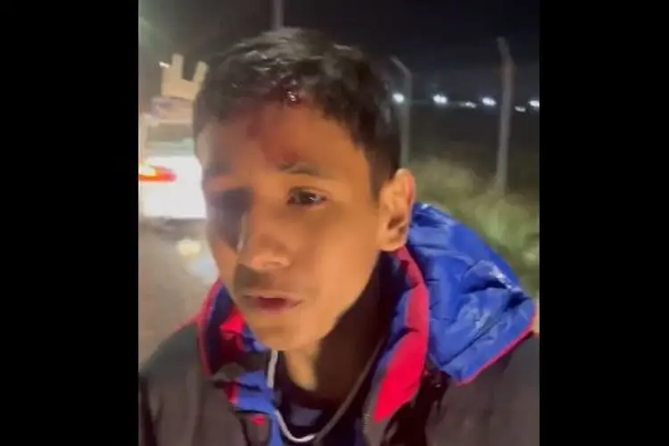 Niño pide ayuda a Rayados, fans de Santos lo atropellan  (VIDEO)