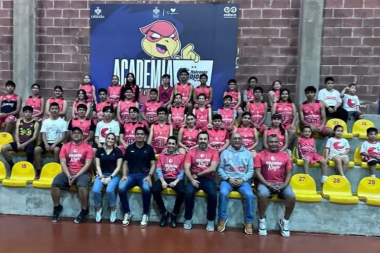 Halcones Rojos de Veracruz refrenda su compromiso con Academia Orizaba