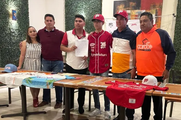 Joven veracruzano es firmado por los Diablos 