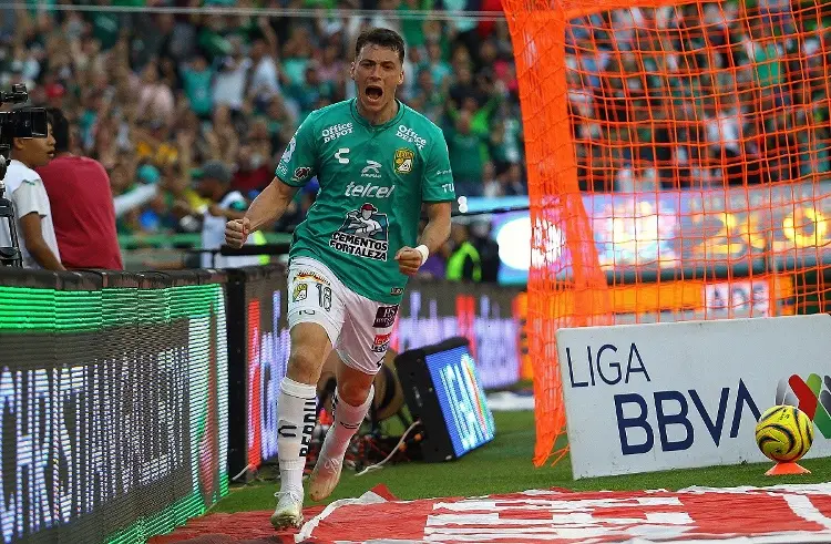 León revienta a Santos en el debut de Guardado