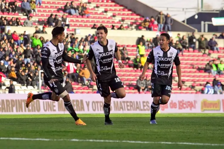Necaxa sigue invicto en la Liga MX