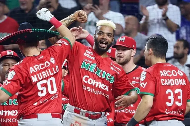 México brinda paliza a Dominicana y tiene vida en la Serie del Caribe 