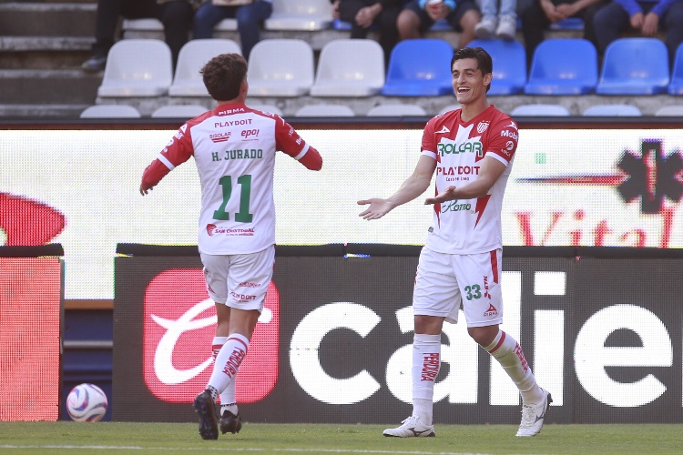 Necaxa rescata su invicto en el último minuto ante Querétaro 