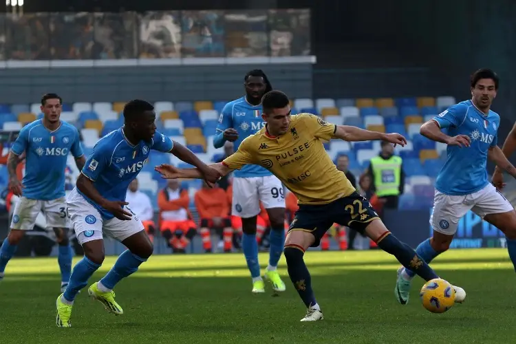 Se le escapa el triunfo en el último minuto al Genoa de Johan Vásquez