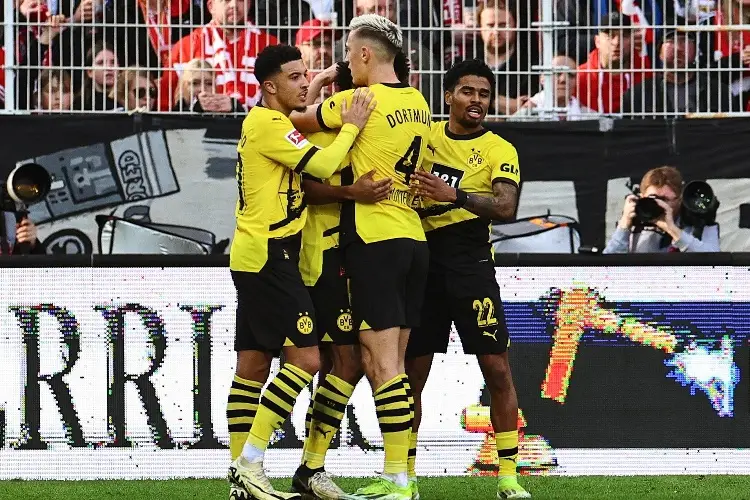 Borussia Dortmund reacciona y se mantiene en zona de Champions League