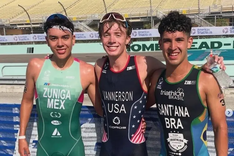 Mexicano Osvaldo Zúñiga gana medalla en Campeonato de Triatlón 