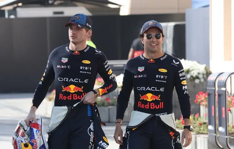 'Checo' Pérez responde a una eventual salida de Max Verstappen de Red Bull 