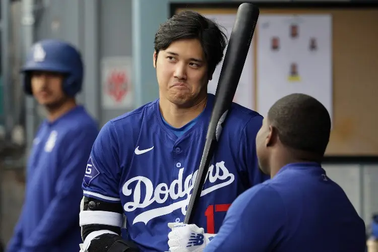 Dodgers triunfan en el debut de Shohei Ohtani