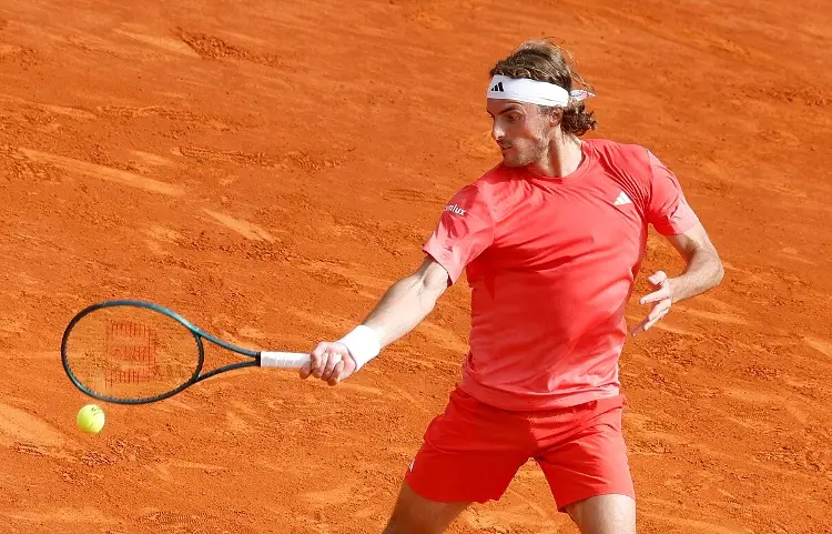 Tsitsipas avanza en Montecarlo