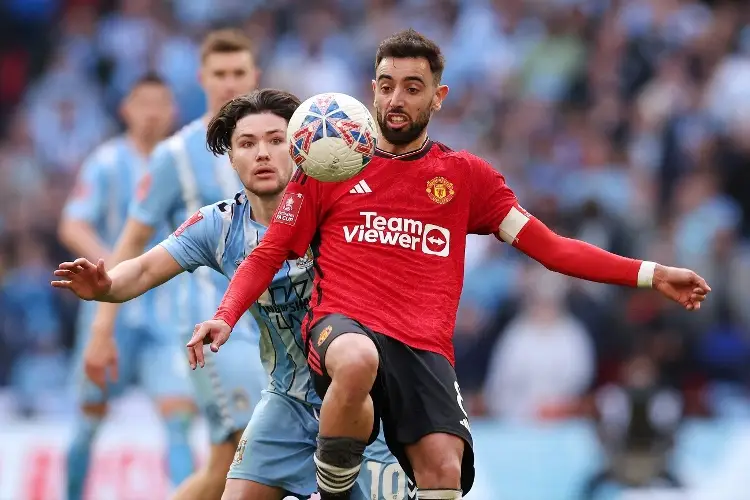 Manchester United sufre para instalarse en la Final de la FA Cup, lo espera el City