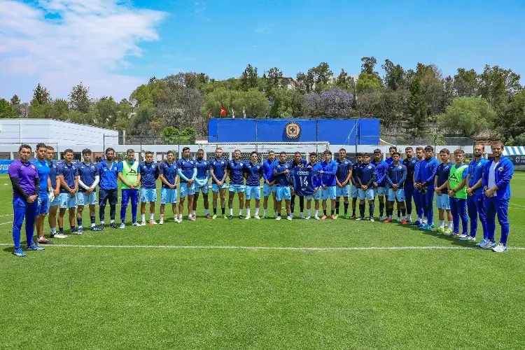 Cruz Azul ofrece minuto de silencio para el niño veracruzano José Armando