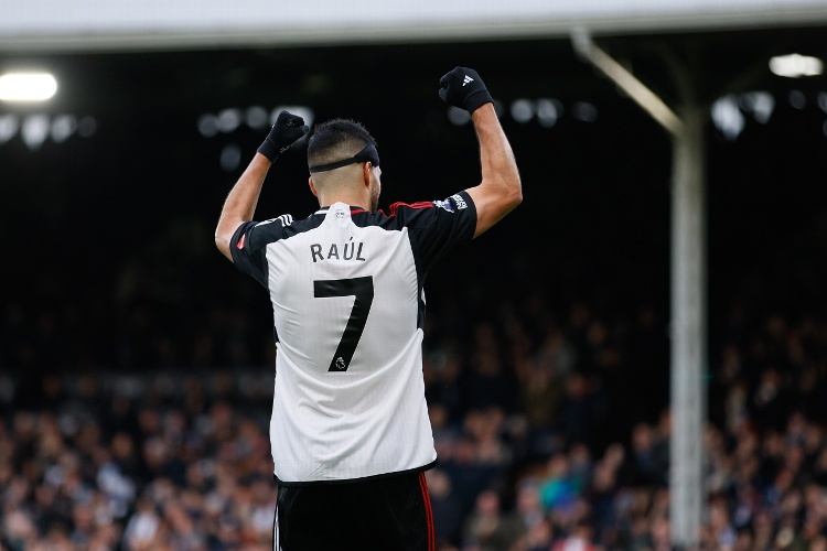Raúl Jiménez no aparece y Fulham empata contra Crystal Palace 