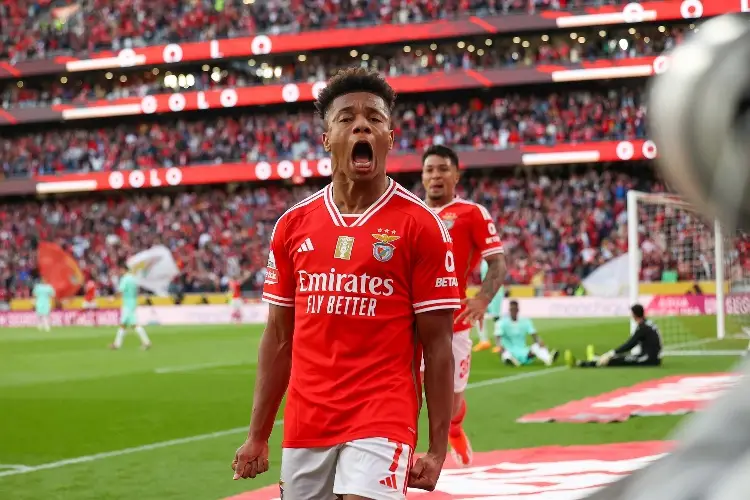 Benfica se aferra a la lucha por el campeonato