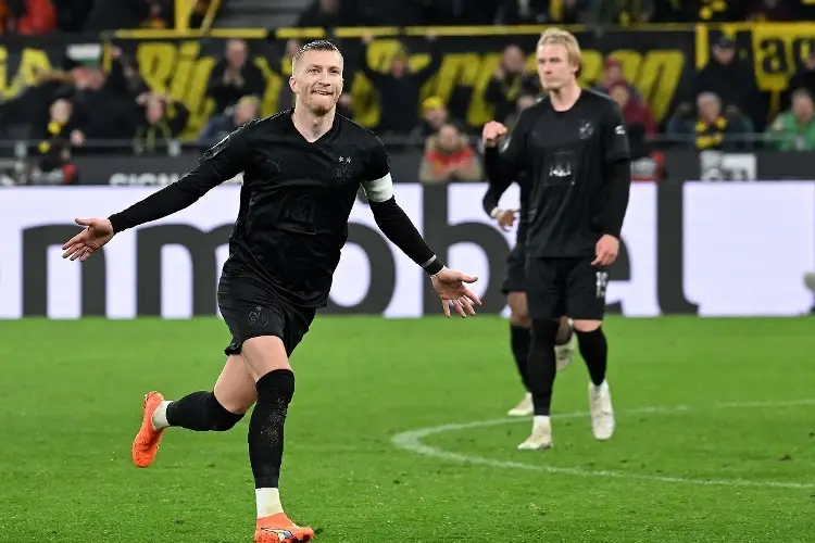 Marco Reus lidera goleada del Borussia Dortmund que los acerca a la Champions League