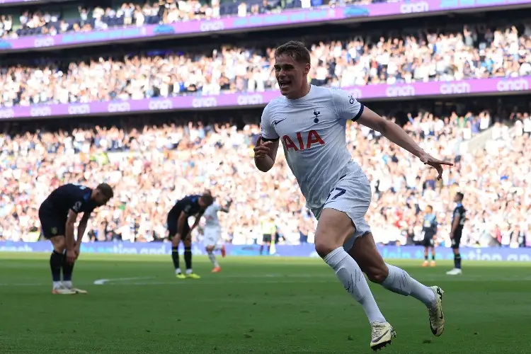 Tottenham remonta y concreta el descenso del Burnley 