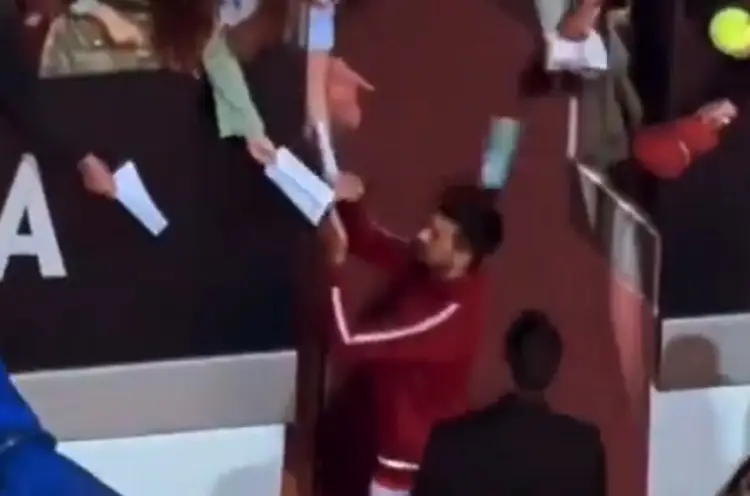 Un botellazo habría causado el fracaso de Djokovic en Roma (VIDEO)